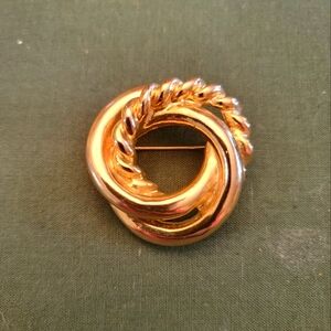 Vintage Gold Knot Broach